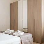 “sui Tetti Di Pietra” Centro Storico Pietrasanta
